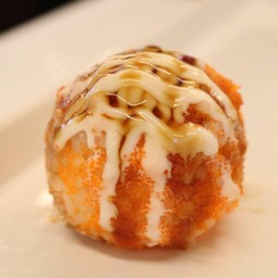 ซูชิบอลราดสลัด+ซอสหวาน