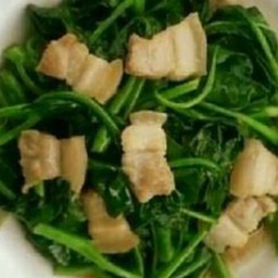 ข้าว ผัดคะน้า หมู3ชั้นล้วน