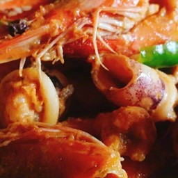 กุ้ง หมึก ผัดน้ำพริกเผา