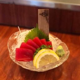 ทูน่าซาซิมิ