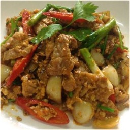 ข้าวราด ผัดผงกะหรี่ เนื้อ