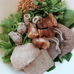 ข้าวต้มปลาเยาวราช-เจ้าเก่าวัดลุ่มระยอง