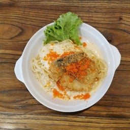 สปาเก็ตตี้ครีมซอสไข่กุ้งปลาทอด