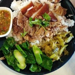 ก๋วยเตี๋ยวบ้านนอก&ข้าวขาหมู