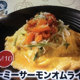 แซลมอนข้าวหน้าไข่ข้น