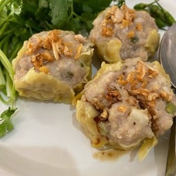 เจ๊หมวยประตูแดง ขนมจีบโคตรหมู