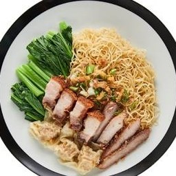 บะหมี่+เกี๊ยว หมูย่างซีอิ้ว+หมูกรอบ