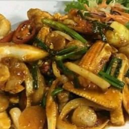 ปลาหมึกผัด