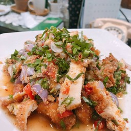 ยำไก่แซ่บ