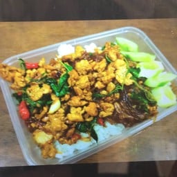 ผัดกระเพราหมูสับวุ้นเส้น