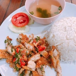 ข้าวยำไก่แซ่บ
