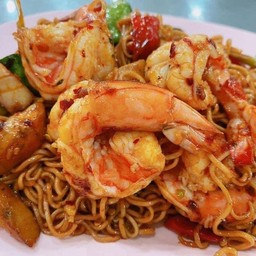 มาม่าผัดต้มยำทะเล