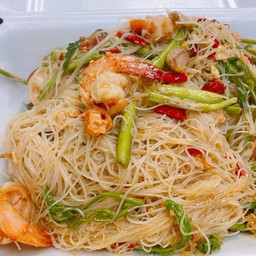 หมี่กระเฉดใส่กุ้ง