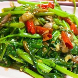 ผัดผักบุ้งไฟแดง