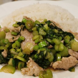 ข้าวหมูคะน้าน้ำมันหอย