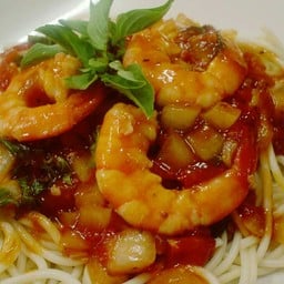 สปาเกตตีกุ้งหน้าซอสมะเขือเทศ