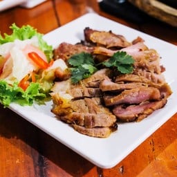 คอหมูย่างนมสด