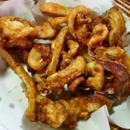 ปลาหมึกชุปแป้งทอด