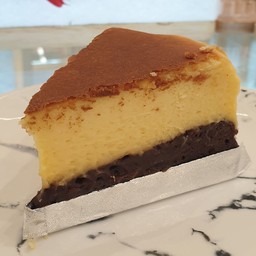 ชีสเค้กหน้าไหม้ บราวนี่