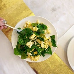 ใบเหลียงผัดไข่