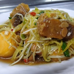 กุยช่ายขาวผัดหมูกรอบเต้าหู้
