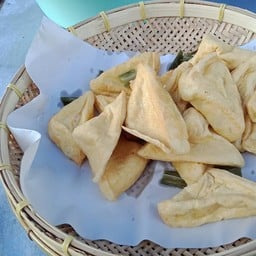 โคตรยำลูกชิ้นรสเด็ด จุใจ By โจโจ้