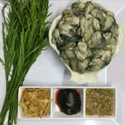 หอยนางรมทรงเครื่อง