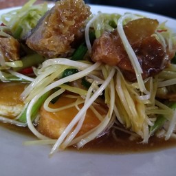 กุ้ยช่ายขาวเต้าหู้หมูกรอบ