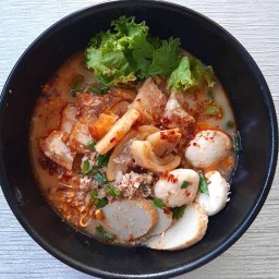 ก๋วยเตี๋ยวต้มยำชานเมือง 6