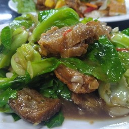 แขนงหมูกรอบ