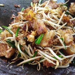 ผัดผัด ทอดทอดหน้าตลาดบ้านใหม่ร้อยปีฉะเชิงเทรา