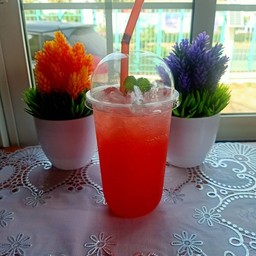 สตอเบอรี่โซดา