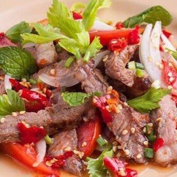 ยำเนื้อย่าง