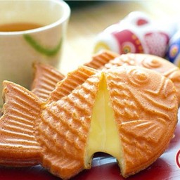 ขนมปลาไทยากิ & พิซซ่าม้วนญี่ปุ่น