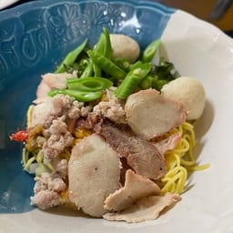 ก๋วยเตี๋ยวไทยโกเนี้ยวลูกชิ้นเทพ