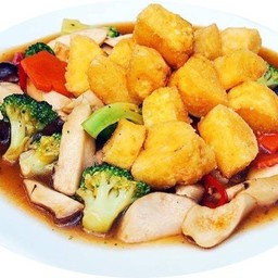 ผัดผักเต้าหู้ทอด