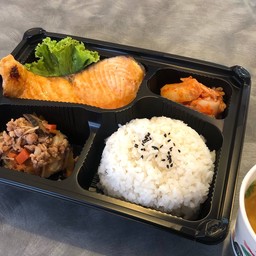 ชุดปลาเเซลมอลย่าง