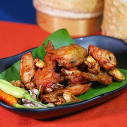 แหนมปีกไก่ทอด