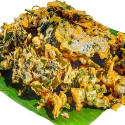 ยำผักบุ้งกรอบ