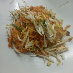 ผัดไทยหอยทอดหน้าร.ร.นาคดี แพรกษา
