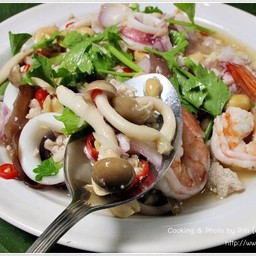 ยำเห็ดรวม