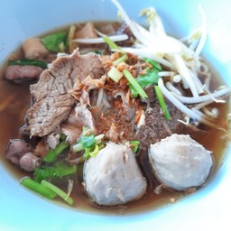 ก๋วยเตี๋ยวน้ำทุกอย่าง (เลือกเส้นได้)