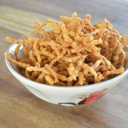 หมี่กรอบ