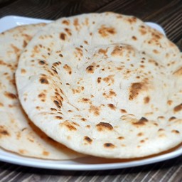 Naan (แผ่นแป้งนาน)