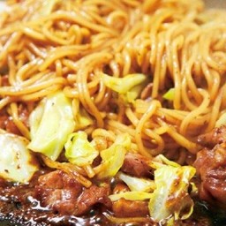 ยากิโซบะเนื้อ