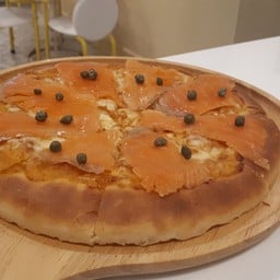 พิซซ่าแซลมอนรมควัน