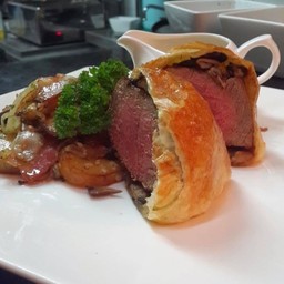 BEEF WELLINGTON