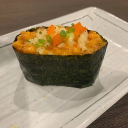 Diced Salmon With Spicy Sauce Sushi
