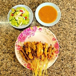 หมูสะเต๊ะเจ๊อิ๊ด รักกาแฟข้างคลังเก่า