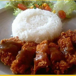 ข้าวสเต็กไก่ชุบแป้งทอด